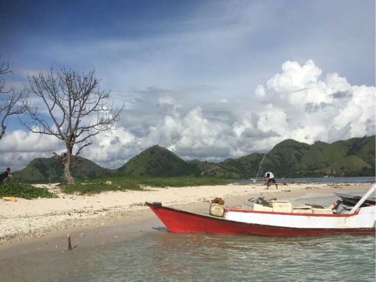 Indonesia Boat Charter. Explore Indonesia Liveaboards: Bali, Lombok, Flores & Komodo Adventures